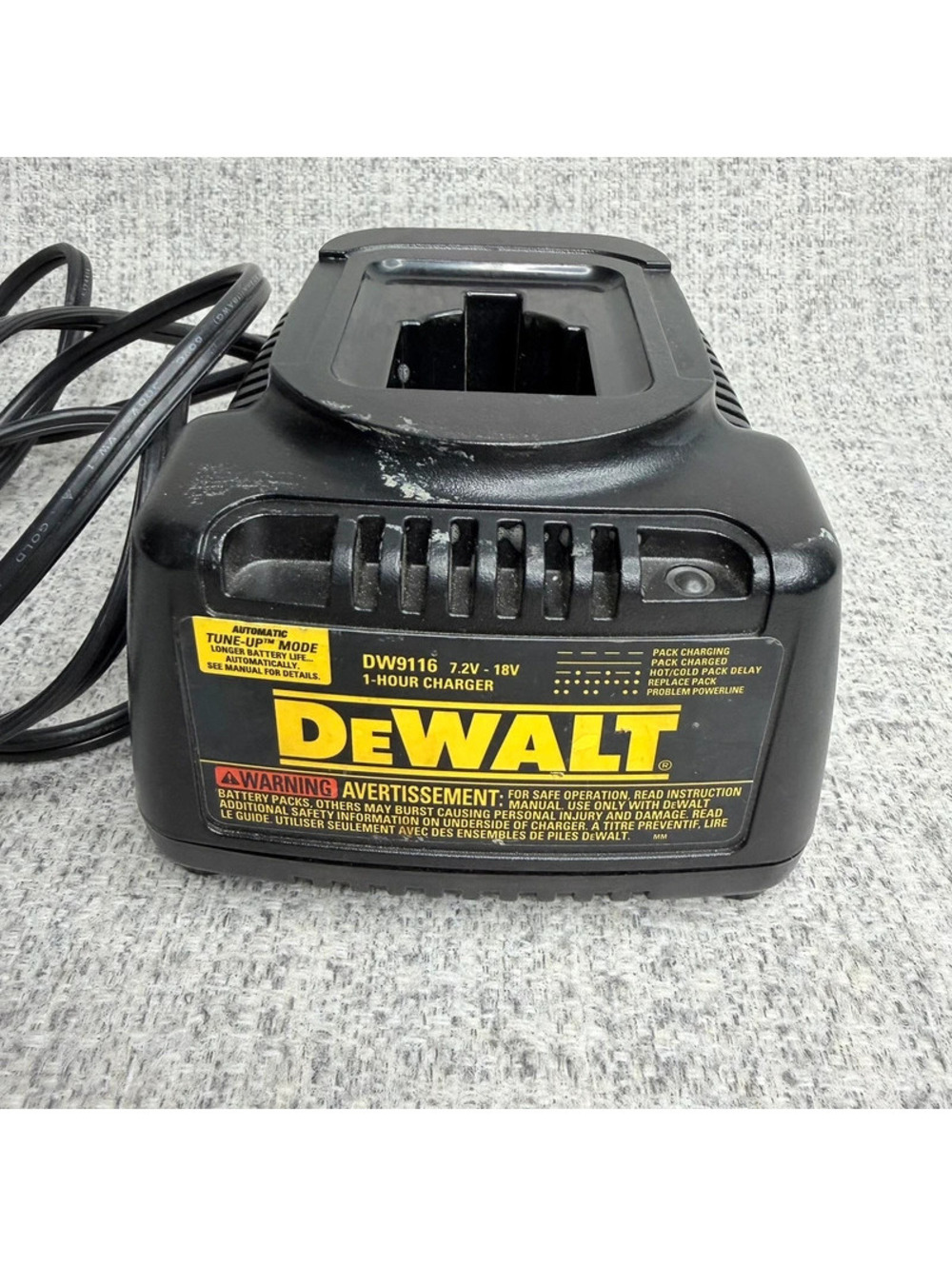 Dewalt DW9116 7.2V-18V 1-Hour Battery Charger OEM Power Tool Pod Dock Cordless